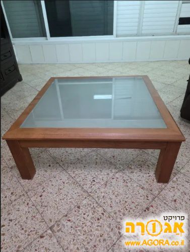 שולחן סלון מרובע