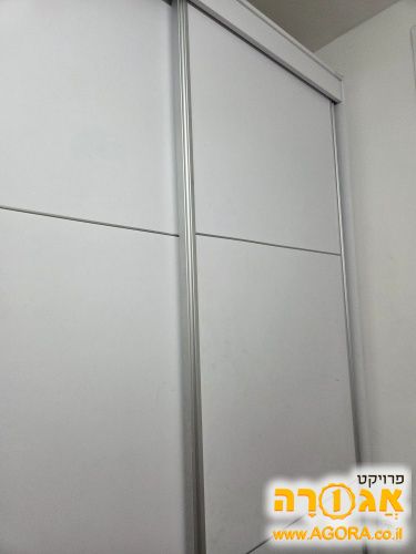 ארון הזזה