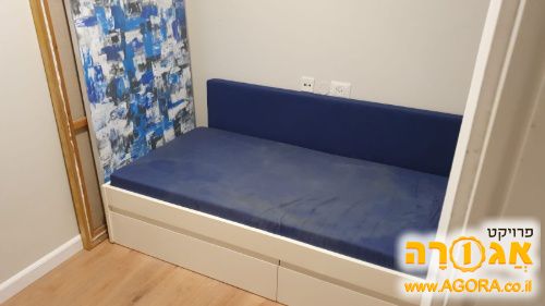 מיטת עץ