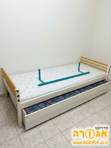 מיטת נוער נפתחת