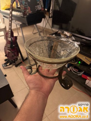 קערה עם מעמד
