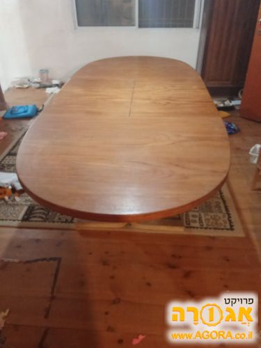 שולחן אוכל