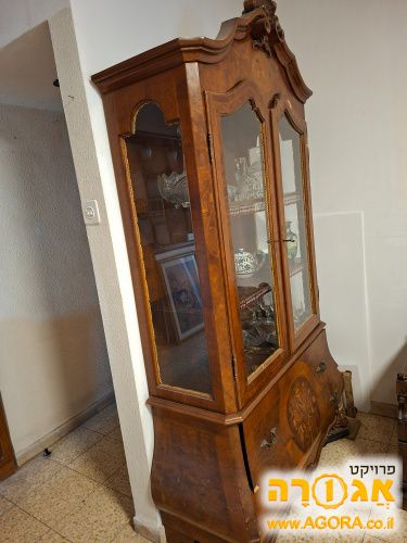 ויטרינה גדולה ומרשימה