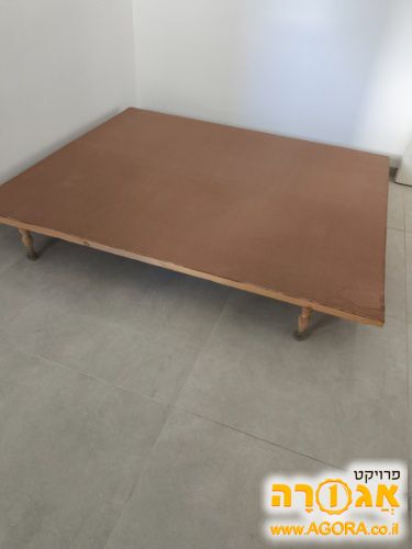 בסיס למיטה זוגית