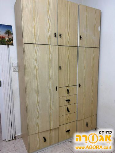 ארון בגדים