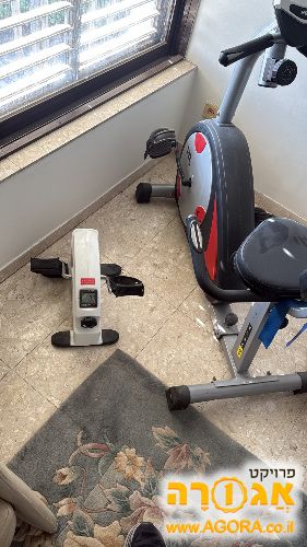 אופני כושר ישיבה ומכשיר אופניים
