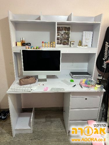 שולחן כתיבה
