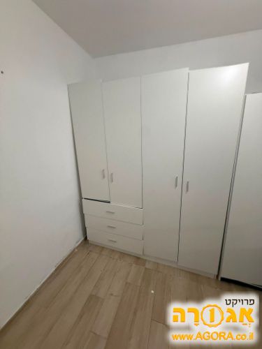 ארון בגדים