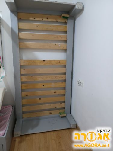 מסגרת עץ מיטת יחיד עץ מלא