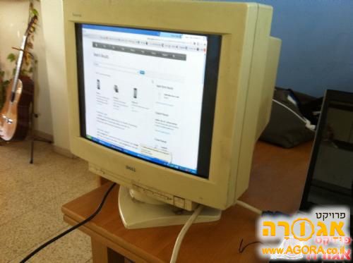 מסך מחשב ישן של פעם (CRT)