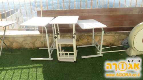 3 שולחנות צד מתכוננים