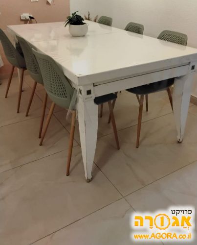 שולחן לבן
