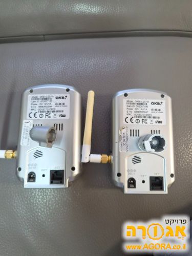 שתי מצלמות רשת אלחוטיות