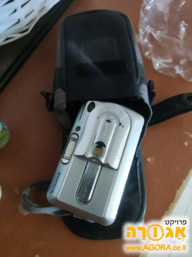 מצלמה ונרתיק