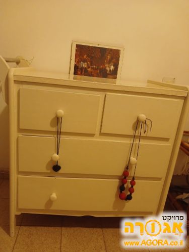 כוננית לחדר ילדים