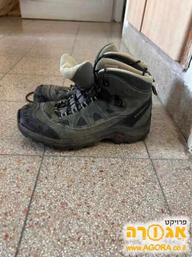 נעלי טיולים