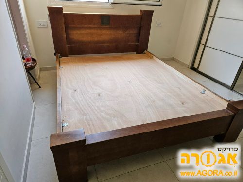 מיטה זוגית עם מזרון 2*1.60