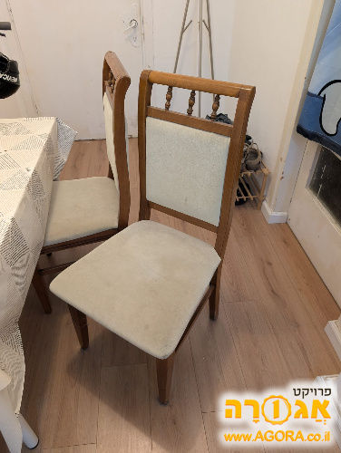 כיסאות לפינת אוכל