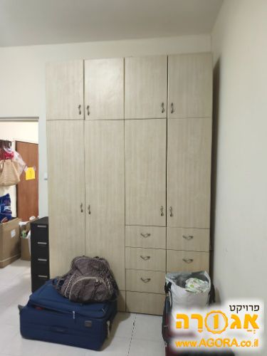 ארון בגדים