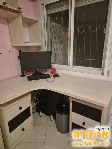 שולחן כתיבה