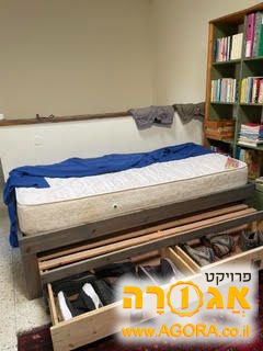 מיטה לילד+מיטת חבר+2 מגירות+מזרון עבה