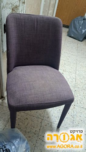 2 כיסאות סגולים מרופדים