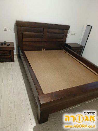 מיטה זוגית ושידות