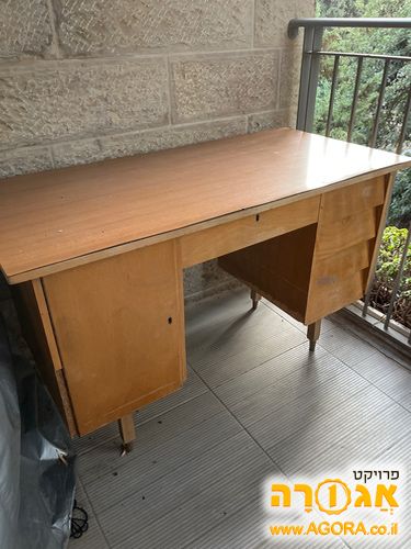 שולחן כתיבה