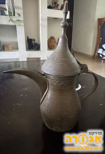 כד קטן מנחושת