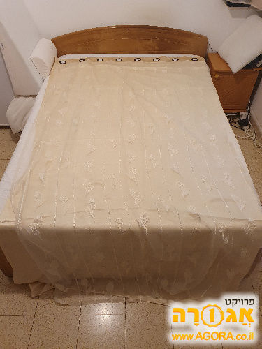 זוג וילונות לסלון יפים