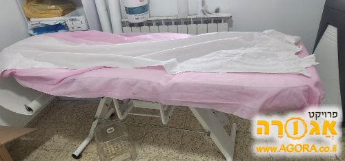מיטת קוסמטיקה ושולחן מניקור