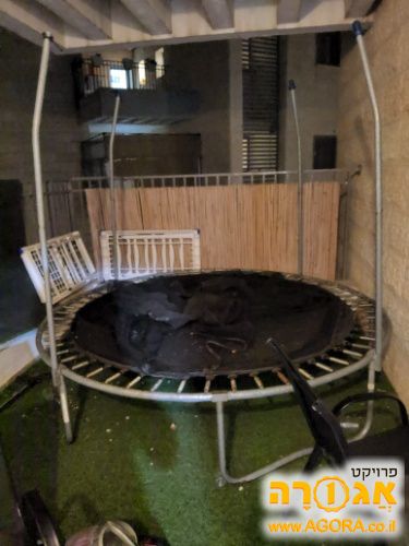 טרמפולינה קפיצים