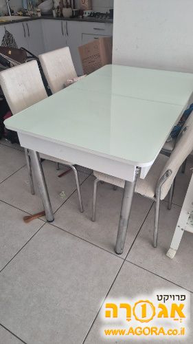 שולחן אוכל