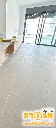אריחים 80*80 כ20 מטר (מחיר מקורי 90 שח ל