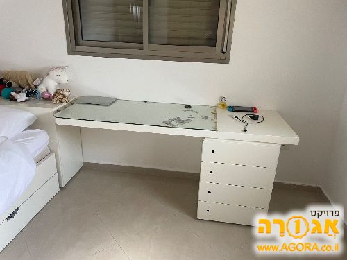 מיטת יחיד + שולחן +ארגז מצעים
