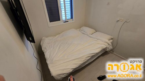 מזרן מיטה זוגית ובסיס מיטה