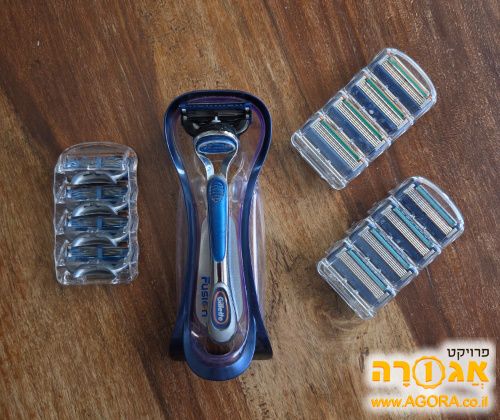 סכין גילוח Gillette Fusion ו-12 להבים