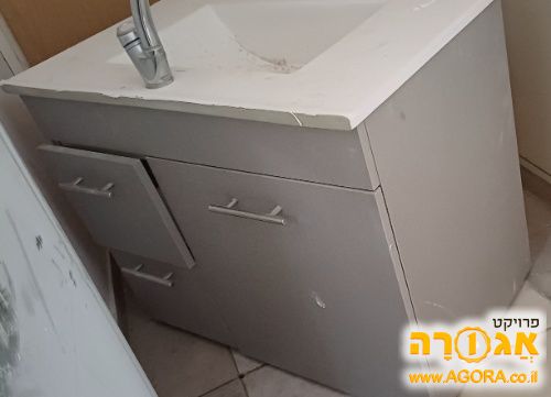 ארון אמבטיה