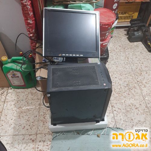 מחשב ומסך