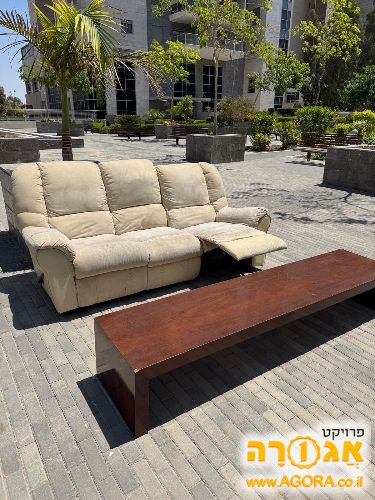 ספה ושולחן עץ איכותי וגדול