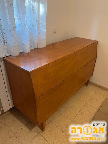שידה ומקום אחסון