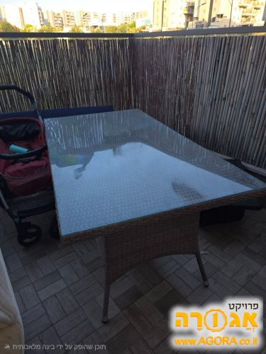 שולחן חוץ