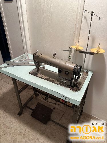 מכונת תפירה תעשייתית