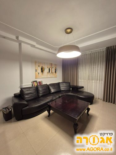 סלון עור מעוצב שני חלקים