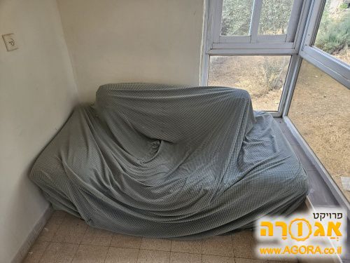 ספה ירוקה
