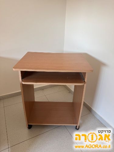 שולחן
