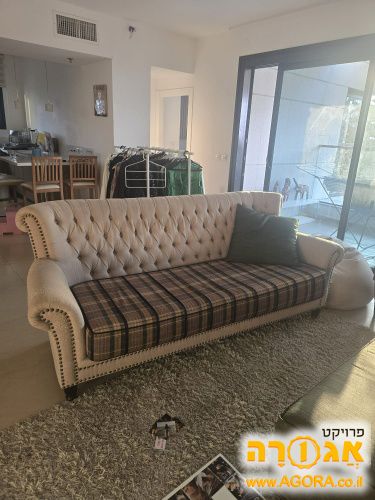 ספה גדולה ונוחה