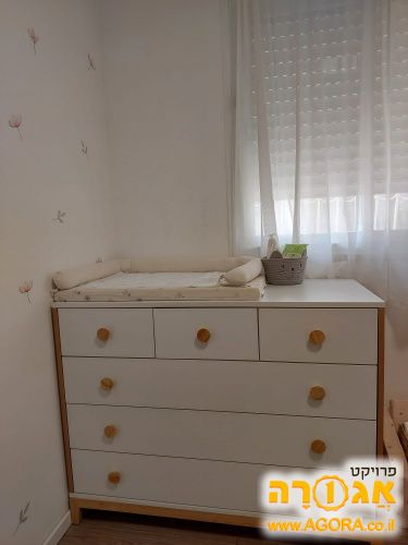 שידת החתלה גדולה כמו חדשה