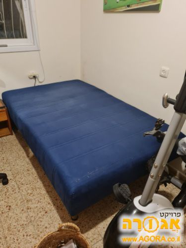 מיטת נוער עם אגז מצעים