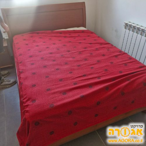 מיטה עם מיזרון 140 על 190